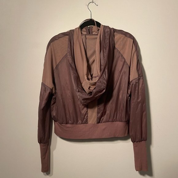 Alo Yoga Running Jacket Double Layer Size Small in Raisin - Picture 10 of 16